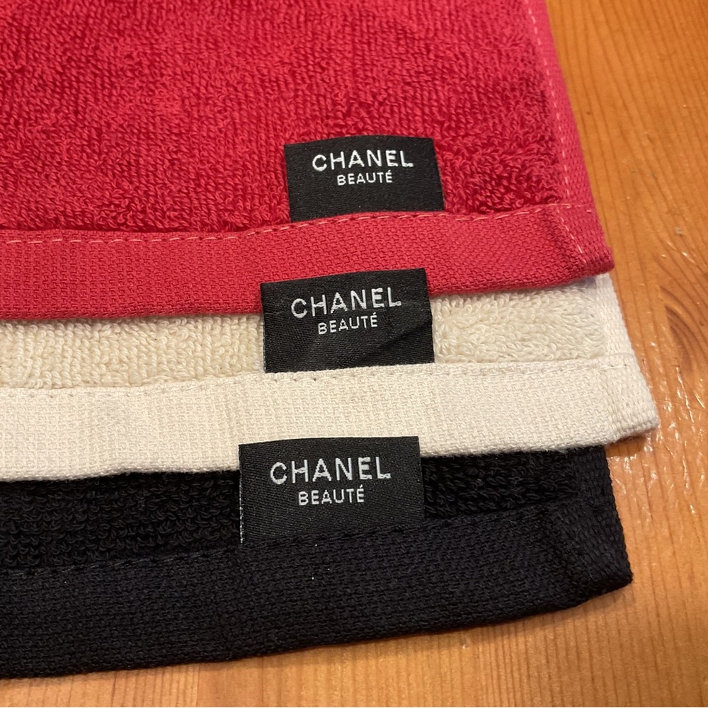 CHANEL FACE TOWEL TRIO NEW RED BLACK IVORY LA COLLECTION BEAUTÉ GWP COTTON - Picture 11 of 12